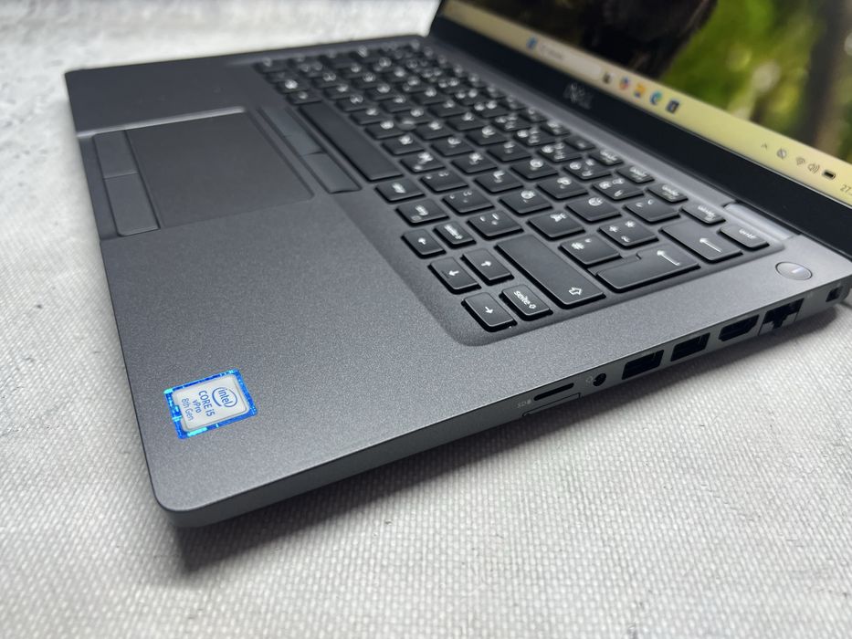 Dell Latitude 5400 / i5 8365u 4.1GHz / 12GB DDR4 / 256SSD / 14FHD /W11