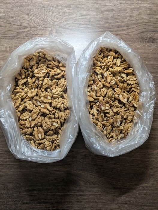 Грецькі горіхи, відбірні метелики і четвертинки