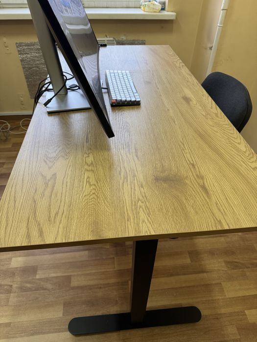 Стіл регульований SVANEKE 70x140см колір натур. дуб/чорний