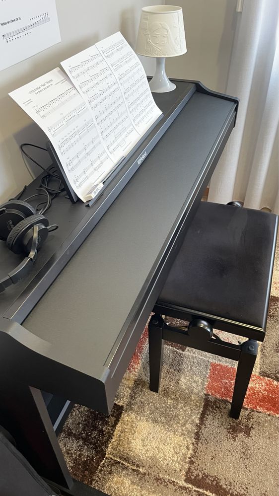 Piano digital Roland RP102