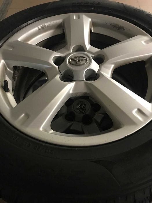 Sprzedam koła Rav 4 zimowe 215/65/17 5x114,3