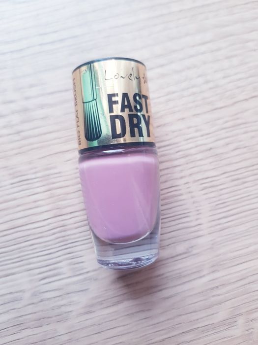 Nowy lakier do paznokci marki Lovely 8ml