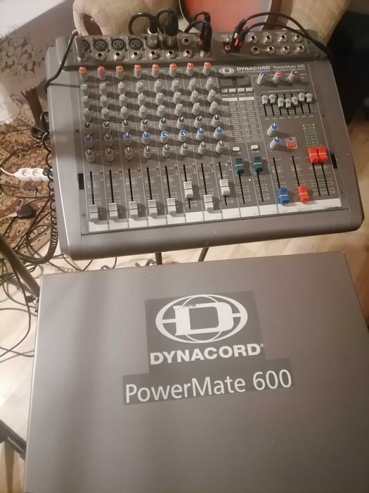 sprzet grajacy koncertowy, keyboard, glosniki , mikrofon, wzmacniacz