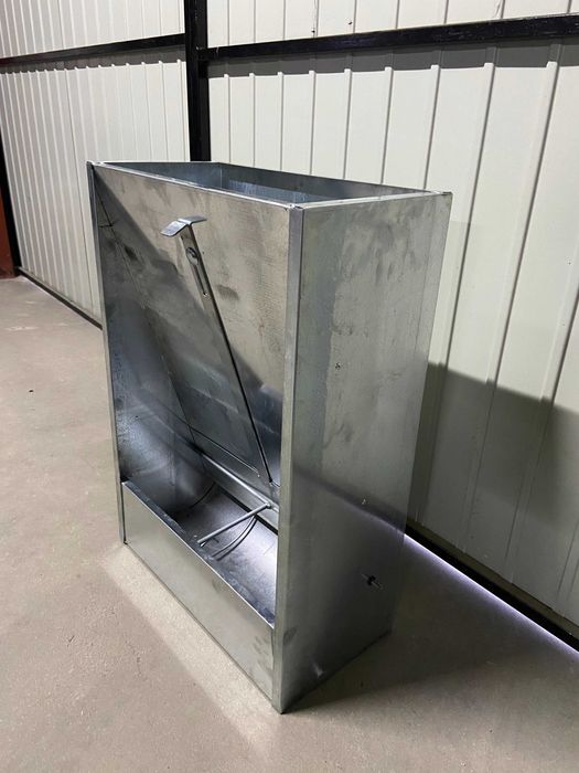 Paśnik na sucho dla trzody chlewnej/ metalowy dwustanowiskowy automat