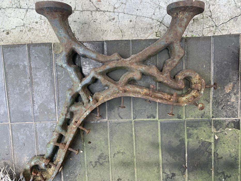 Ніжки для лавки металеві