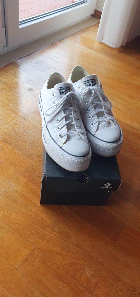 All Star brancas plataforma para sexo feminino