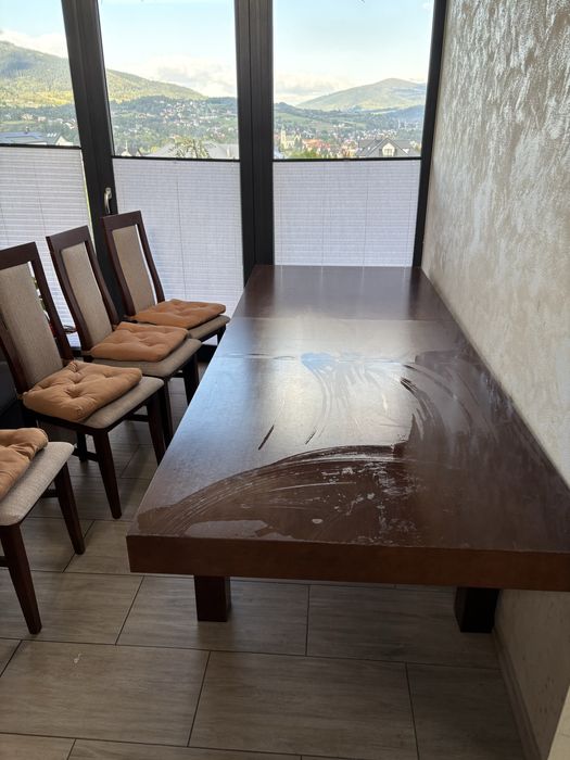 Stol rozkladany z 12 krzeslami