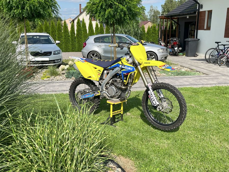 Suzuki RMZ 250 w dobrym stanie
