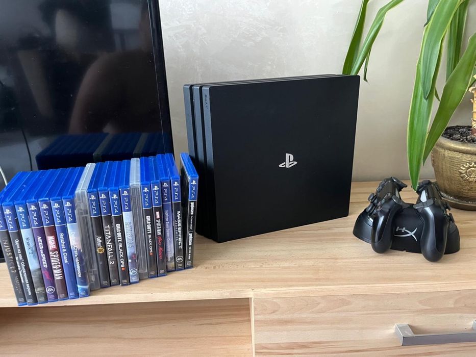 Консоль Sony PlayStation 4 PRO 1TB Black