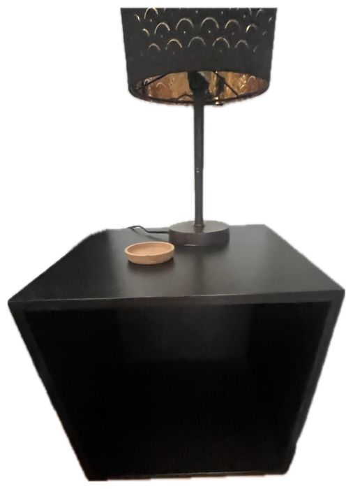 Quatro mesas de cabeceira