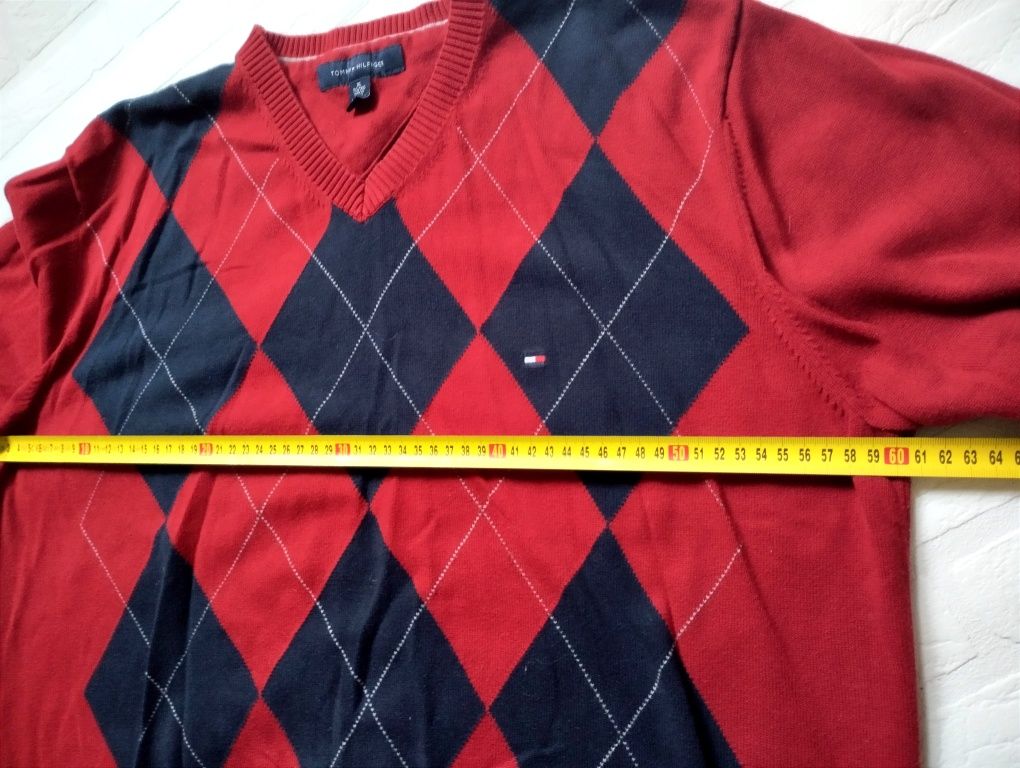 Sweterek z romby Tommy Hilfiger orginał szpic XL/2XL wyprzedaż