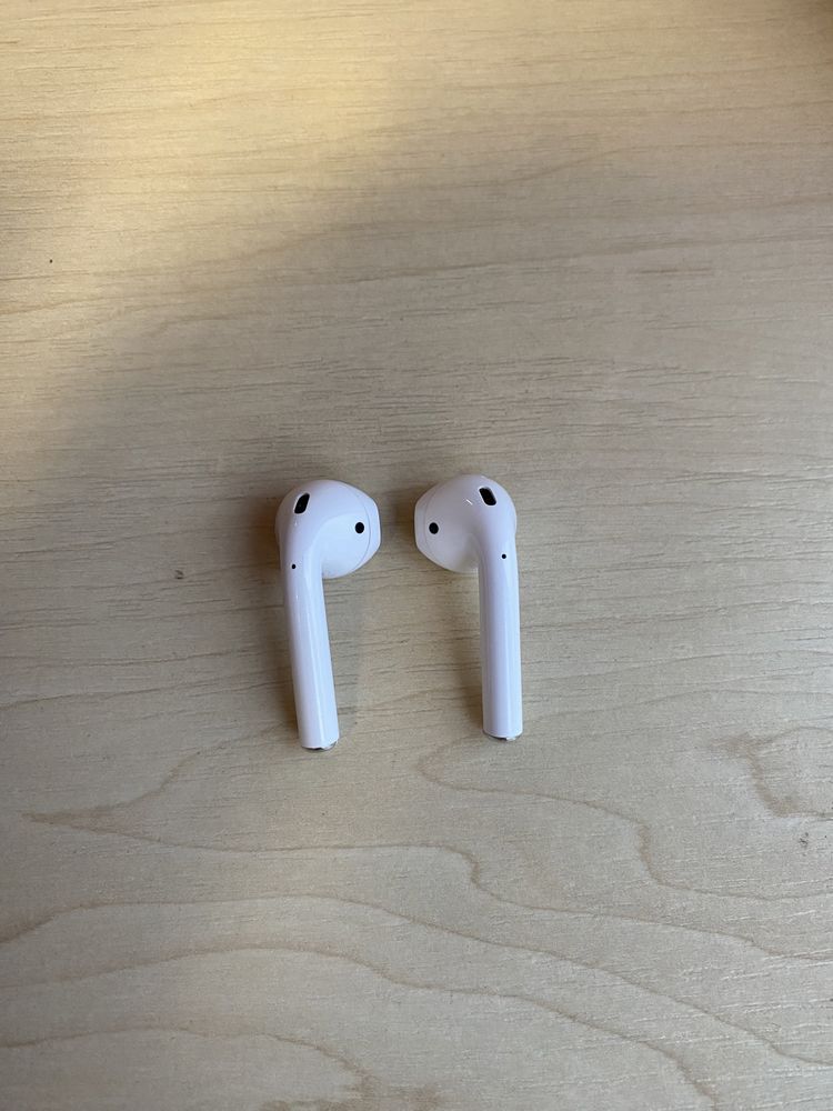 Навушники AirPods