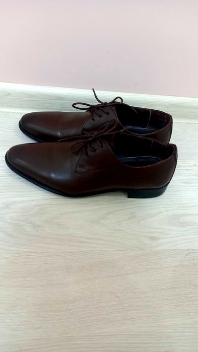 НОВІ Чоловічі туфлі з натуральної шкіри коричневого кольору