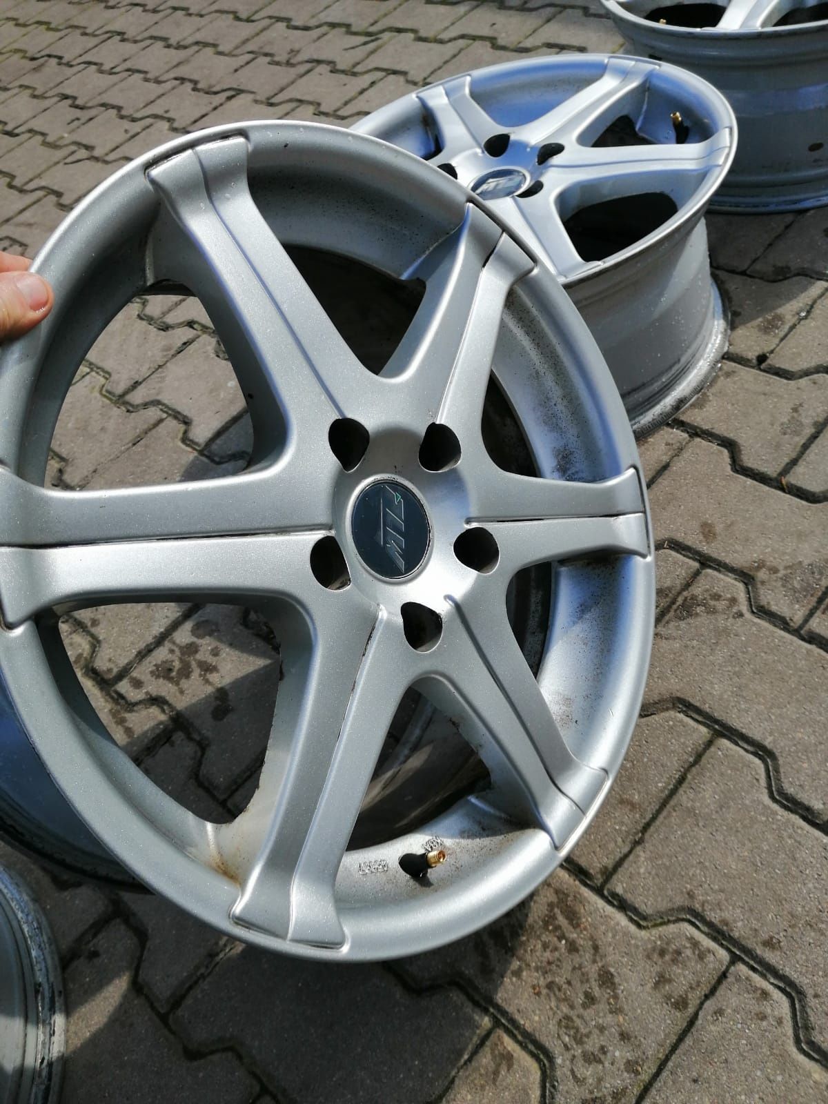 Alufelgi felgi aluminiowe R17 5x120 BMW T5 T6 Et38