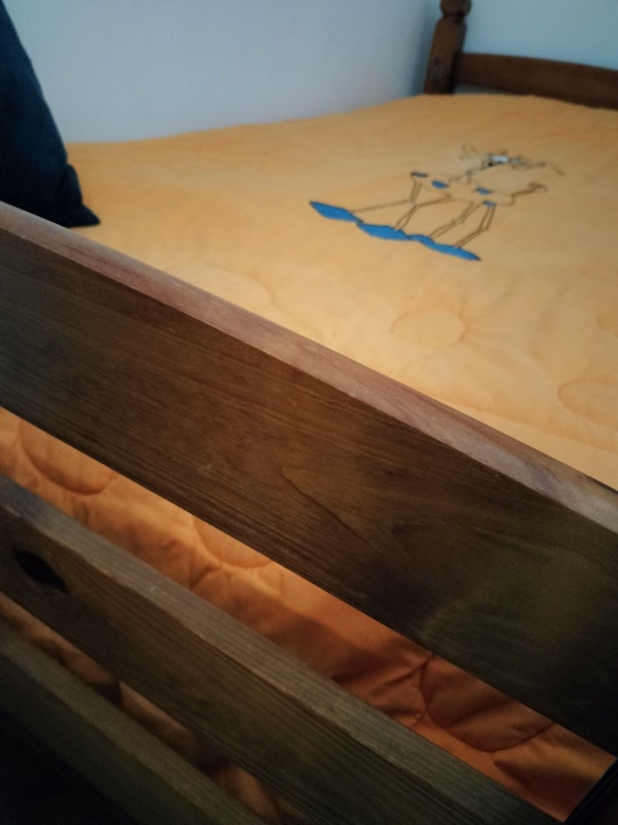 Vendo cama  corpo  e meio praticamente nova