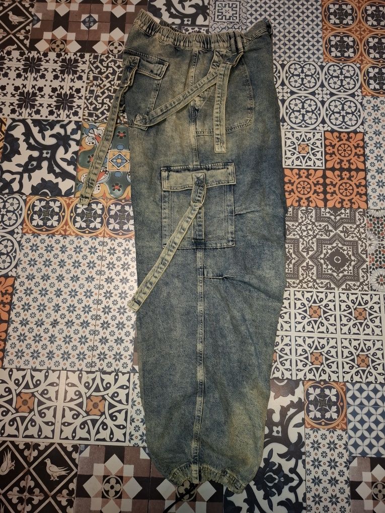 Джинси карго з ремінцями BDG Urban. EUR-M Outfitters
.
BDG Urban Outfi