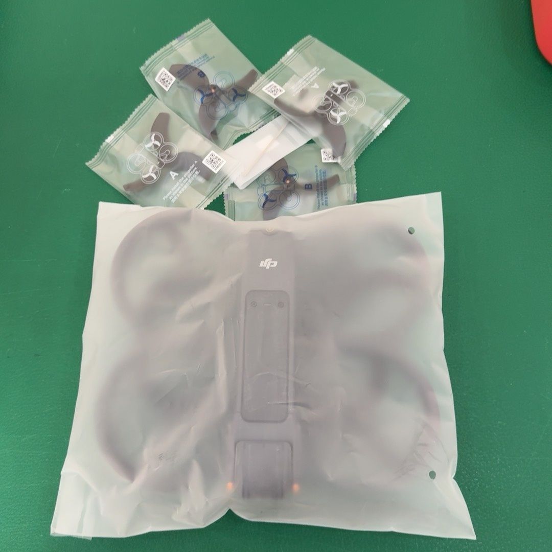 Квадрокоптер DJI Avata 2 FPV Fly More Combo Single Battery Goggles 3