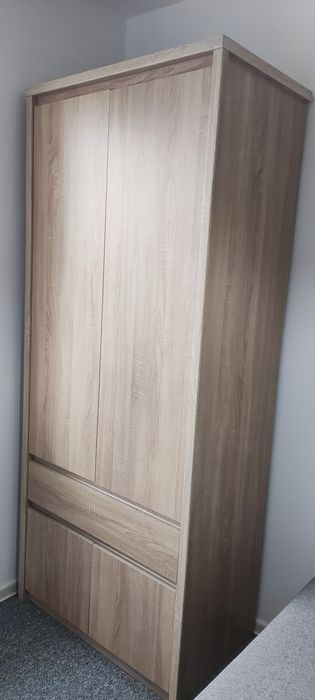 JAK NOWE! Zestaw mebli 4 elementy. NORTON dwa regały, komoda i szafa