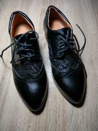 Damskie czarne buty