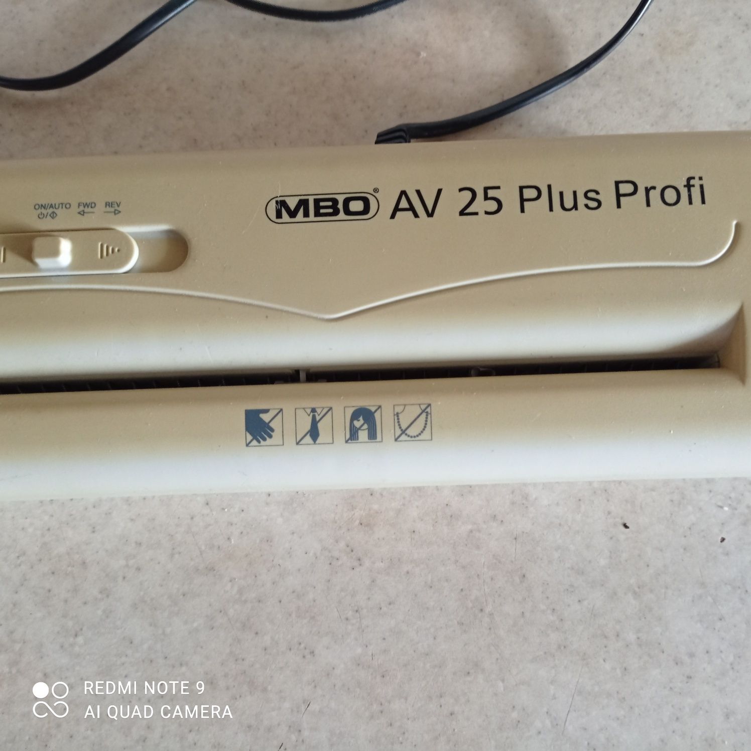 Знищувач паперів " MBO AV 25 Plus Profi"