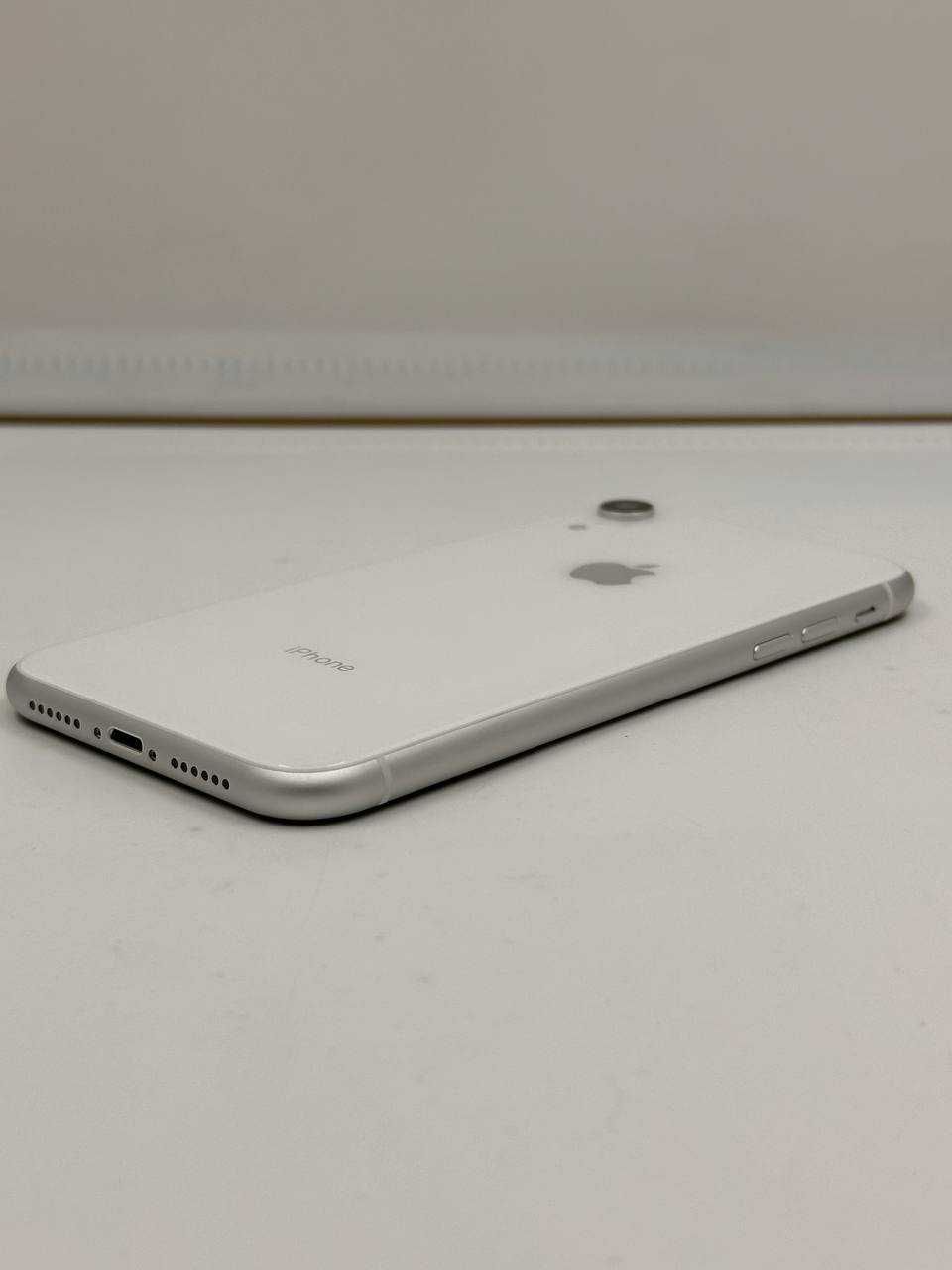 iPhone XR 64Gb White Neverlock ГАРАНТИЯ 6 Месяцев МАГАЗИН
