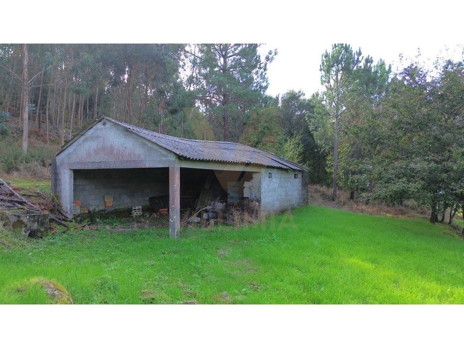 Terreno com Anexo - Moreira do Lima - Ponte de Lima