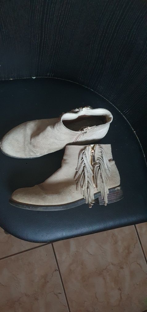 Buty botki zamszowe beżowe r. 36