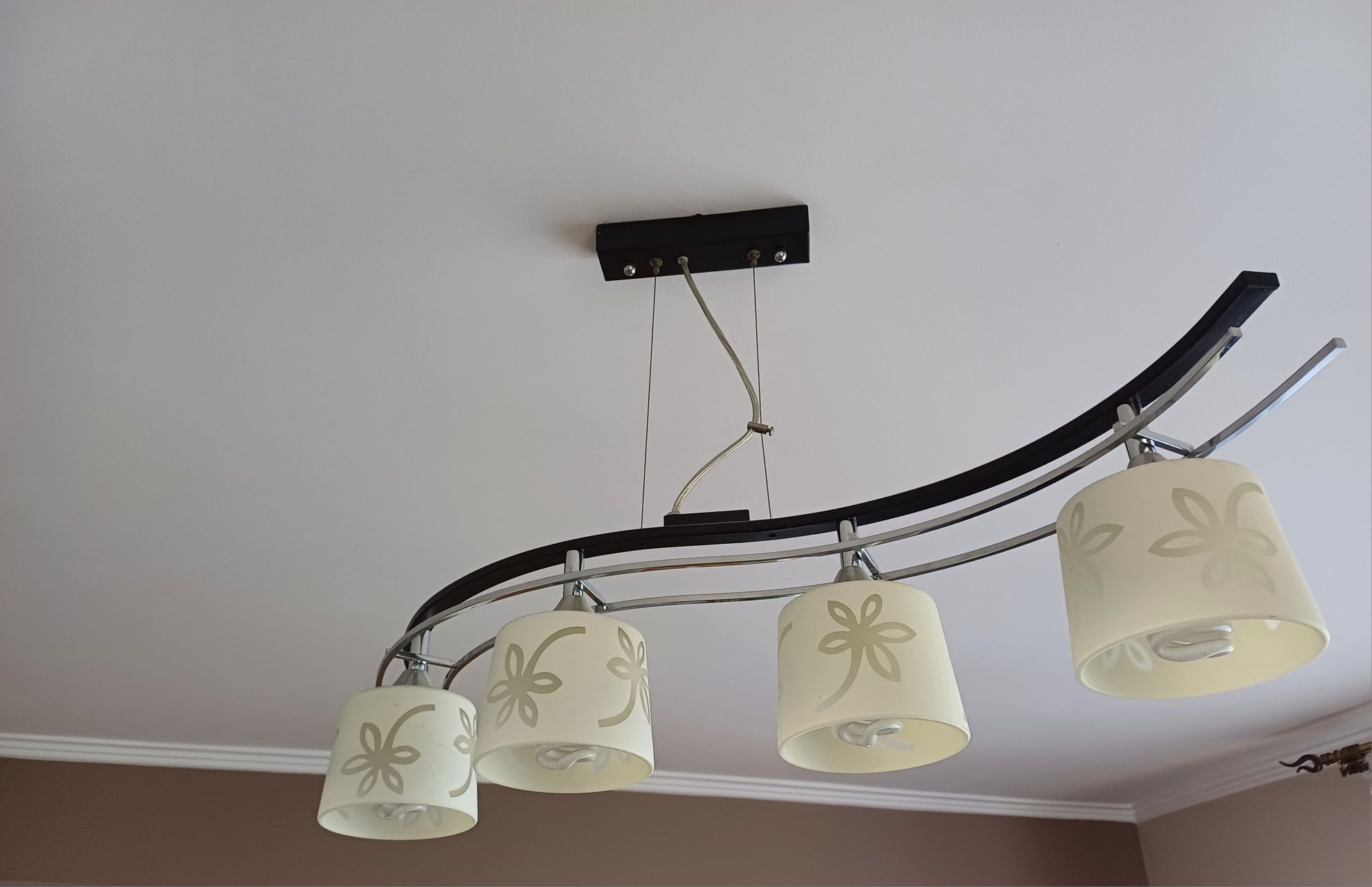 Żyrandol i lampa wolnostojąca