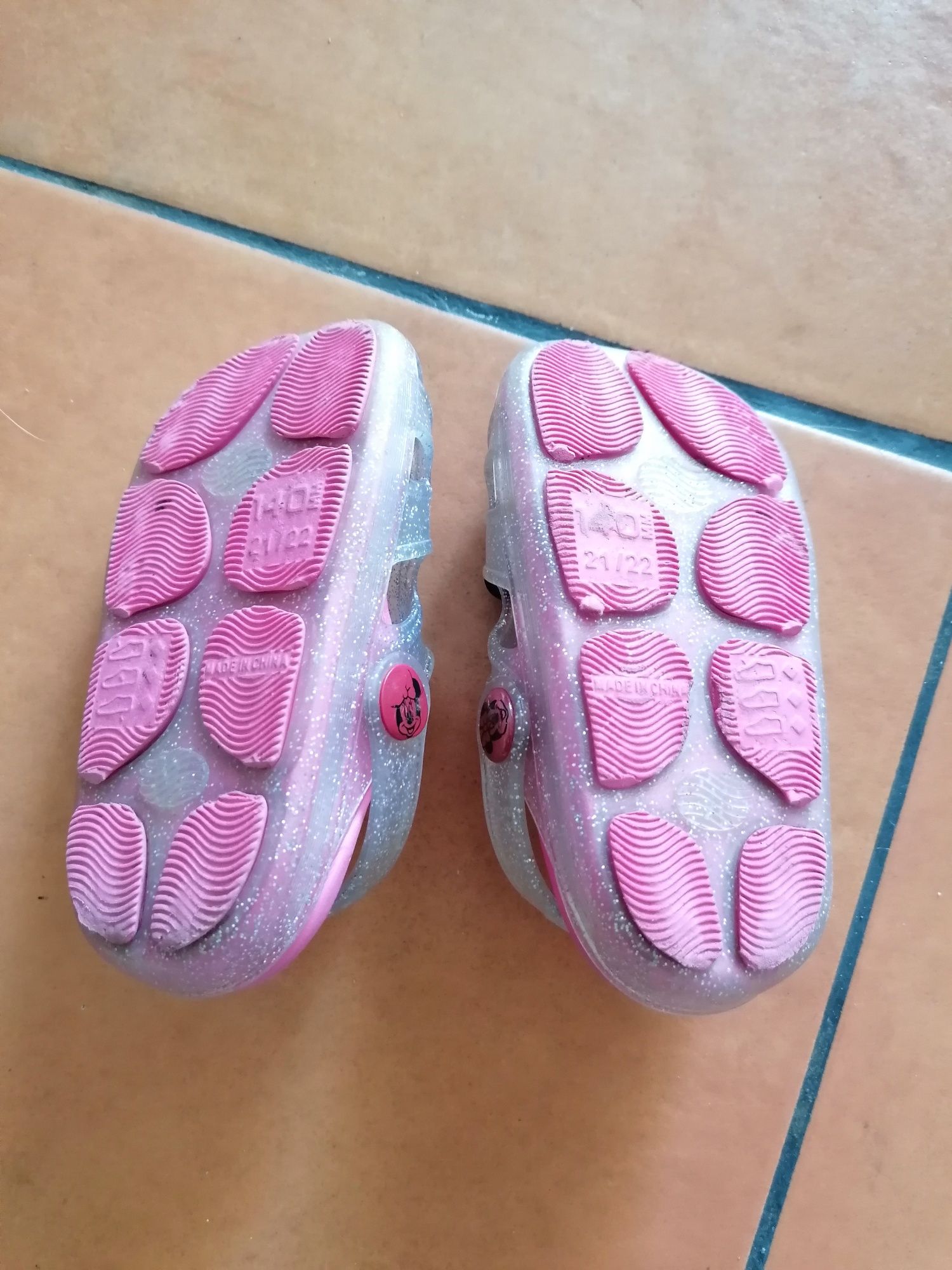 Croqs Minnie tamanho 21/22