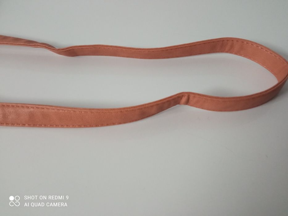 Mala tipo baú, versátil-mt discreta e prática - c/ alças e a tiracolo