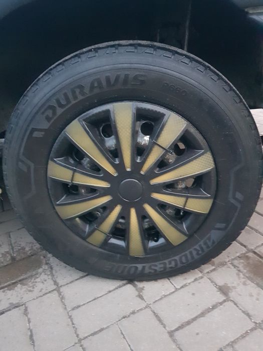 Шини 225/65/16с  є літні і зимові