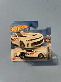 Hot Wheels ’18 COPO Camaro SS