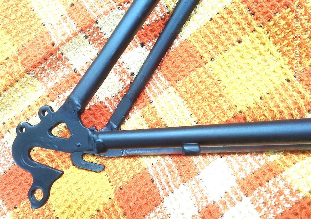 Rama rowerowa do kół 26 cali.