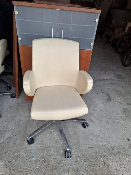 Sprzedam fotele i krzesła biurowe