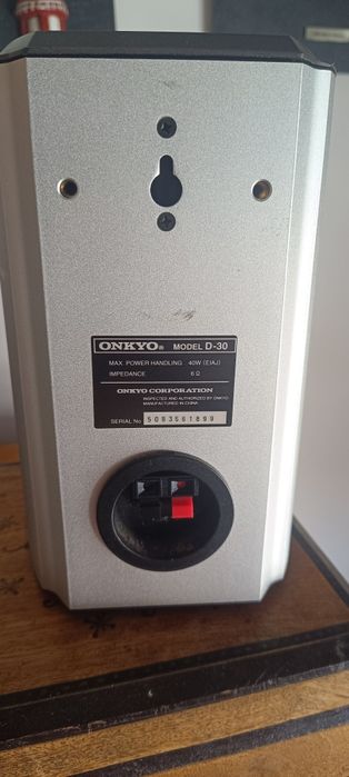 Colunas ONKYO MODEL D-30 e Kenwood