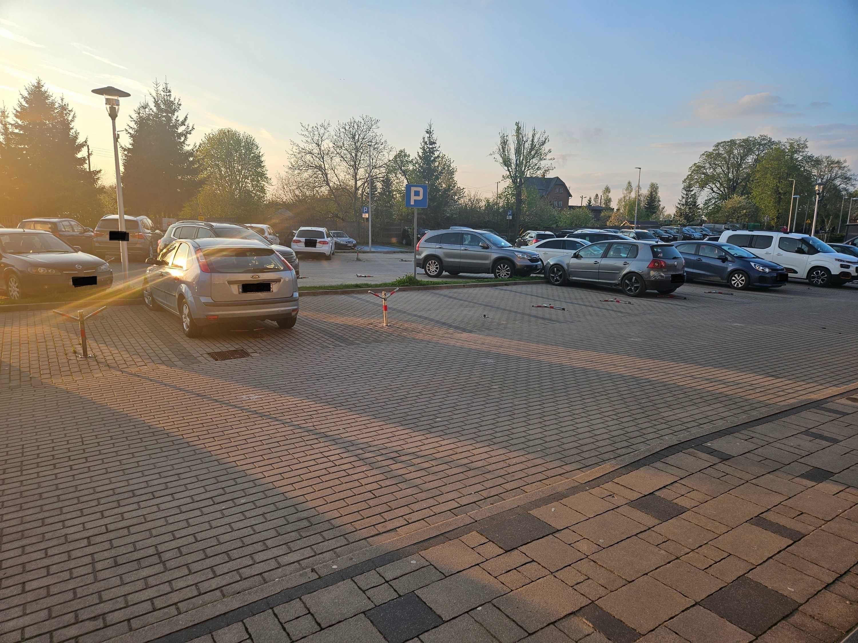 Miejsce postojowe/ os. Tuwima/ Viva Apartamenty/ Tuwima 26 i 26C