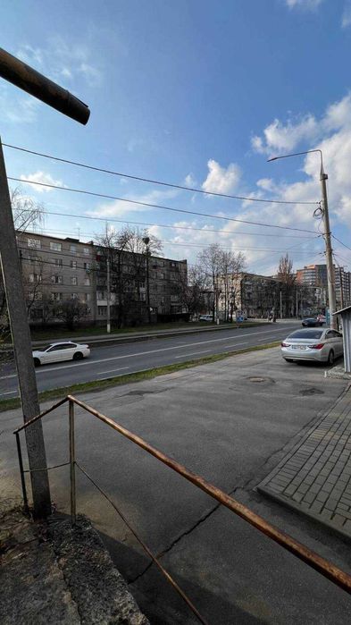 Продаж фасадного будинку з ділянкою