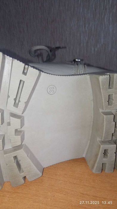 Продам жіночі черевики