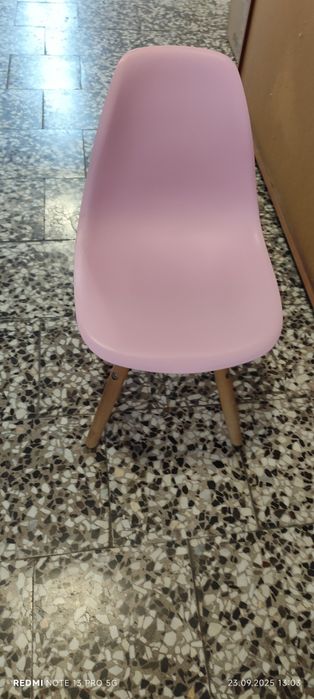 Solidne  krzesełko dla dziecka