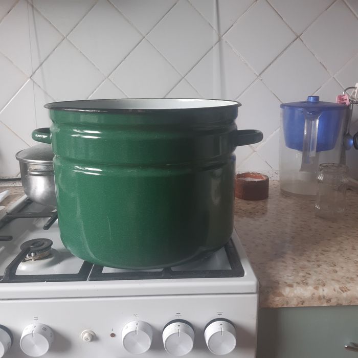 Посуда емальована миска, кастрюля. друшляк, часів СРСР.