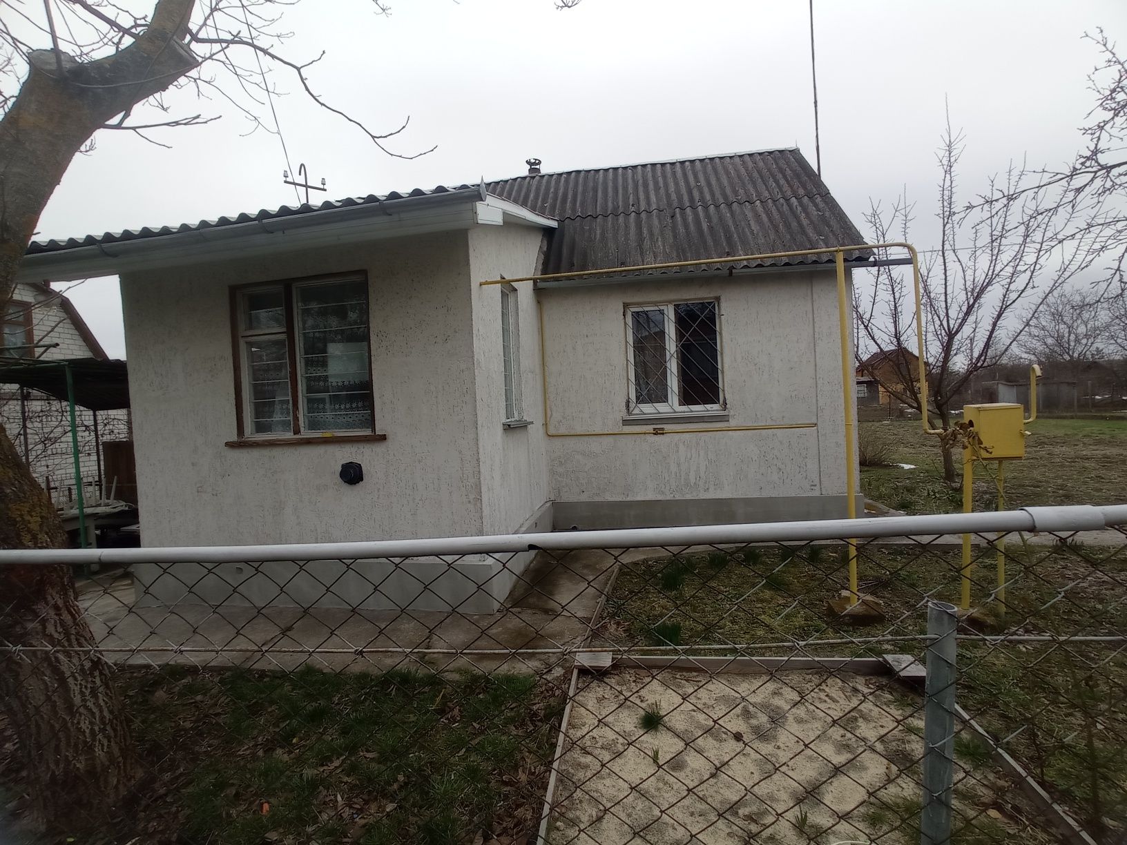 Продам дві дачі   в Тетерівському масиві зимовий варіант