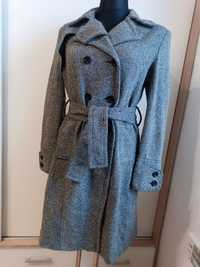 Klasyczny Płaszcz dwurzędowy z paskiem Orsay 40