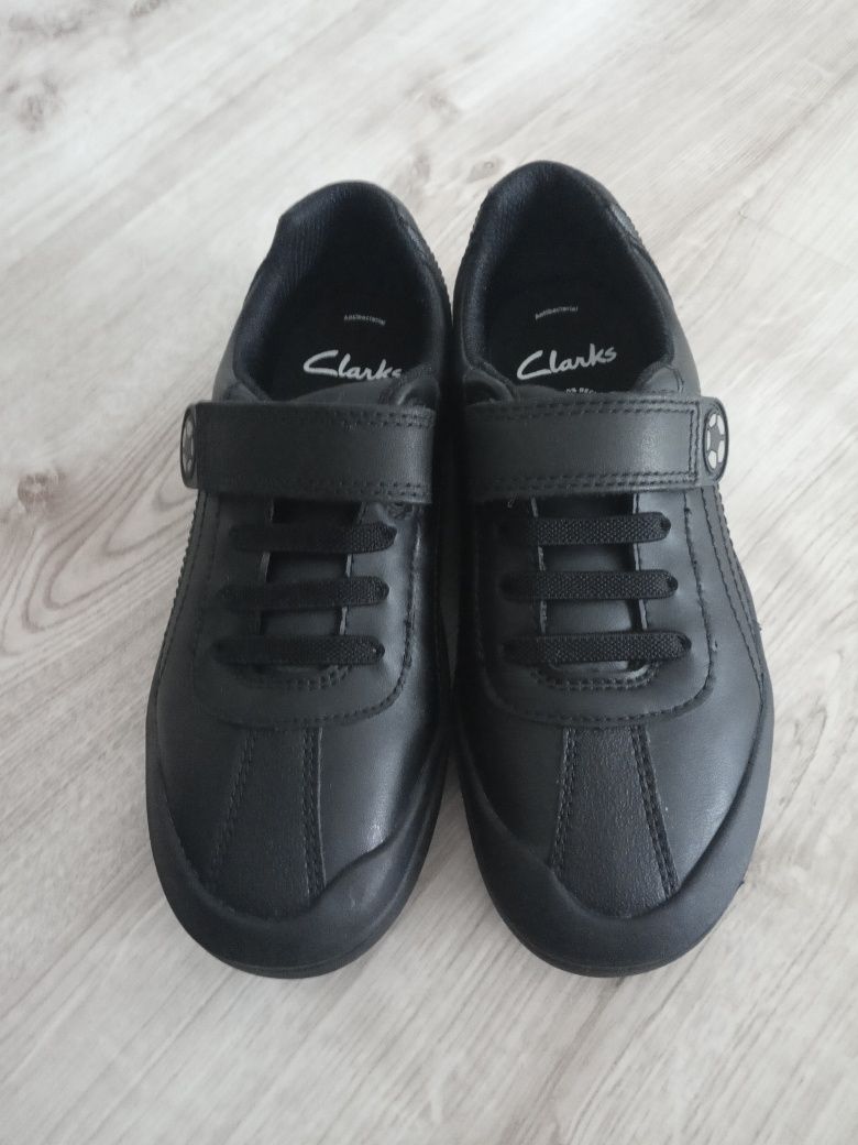Nowe skórzane buty Clarks dla chłopca 32,5