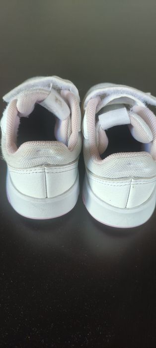 Sapatilhas adidas 25