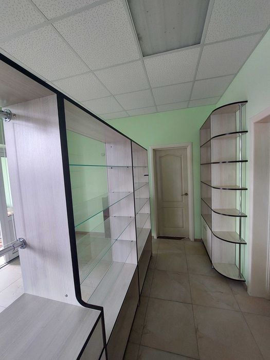 Дешево!!! Нові аптечні меблі. Торговий зал.