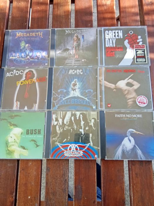 CDs originais usados, cada 12 euros, mas a funcionar.