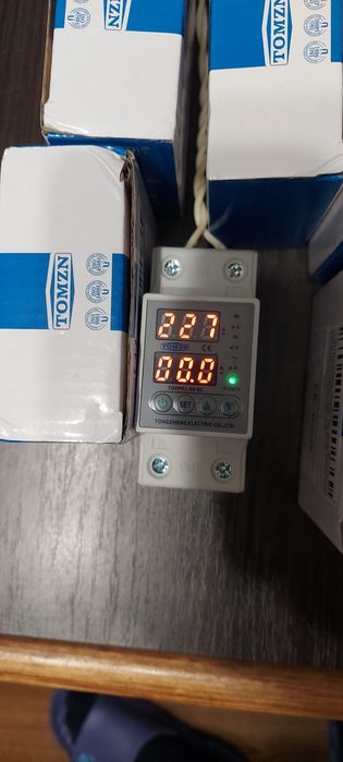 Защитное реле от перепадов напяженич tomzn