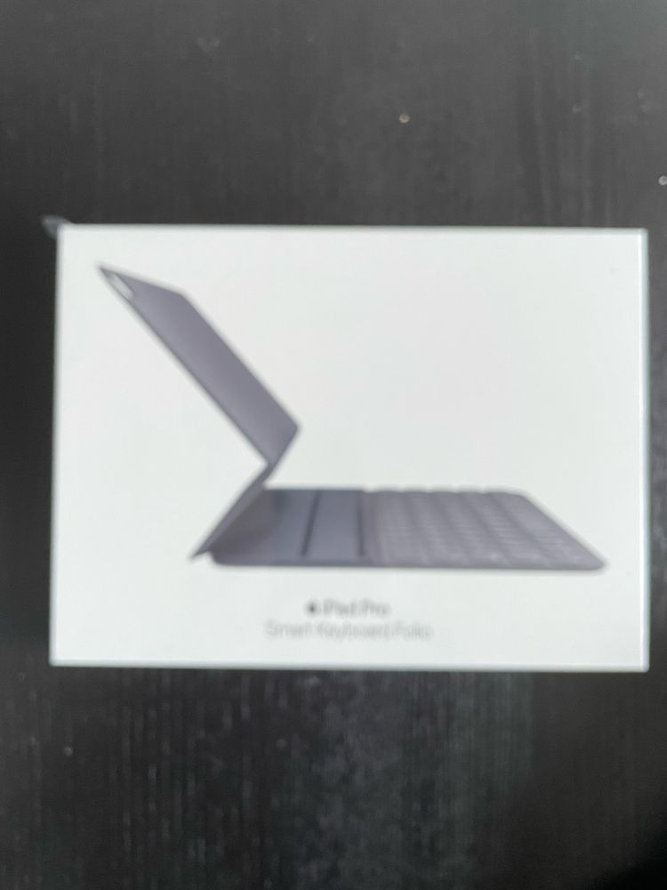 Vendo capa com teclado para iPad Pro 11’’ NOVA