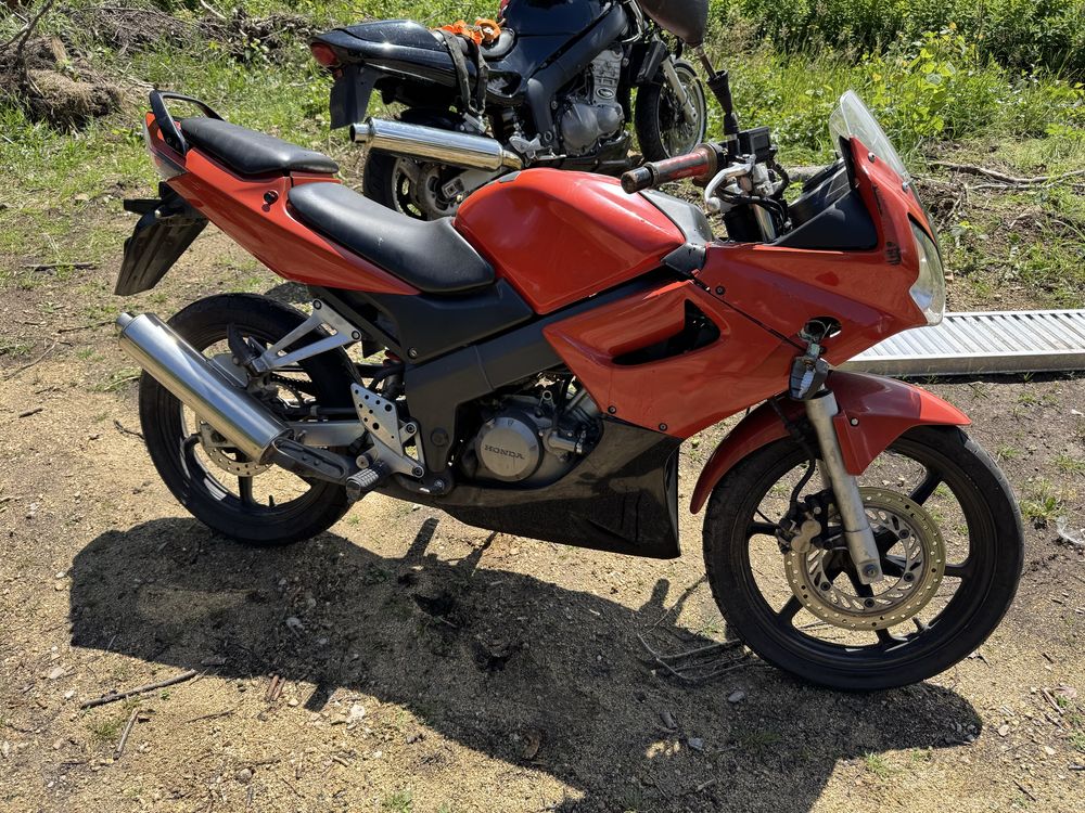 Honda CBR 125 R lekko uszkodozna!
