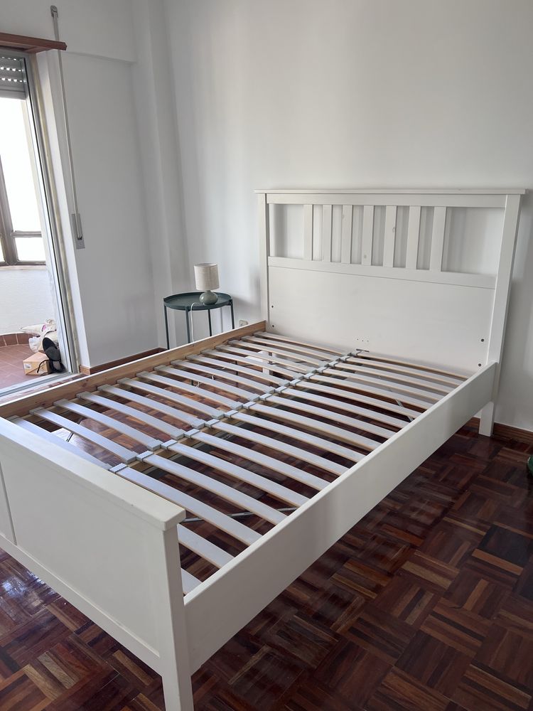 Cama Ikea Hemnes c/ estrado